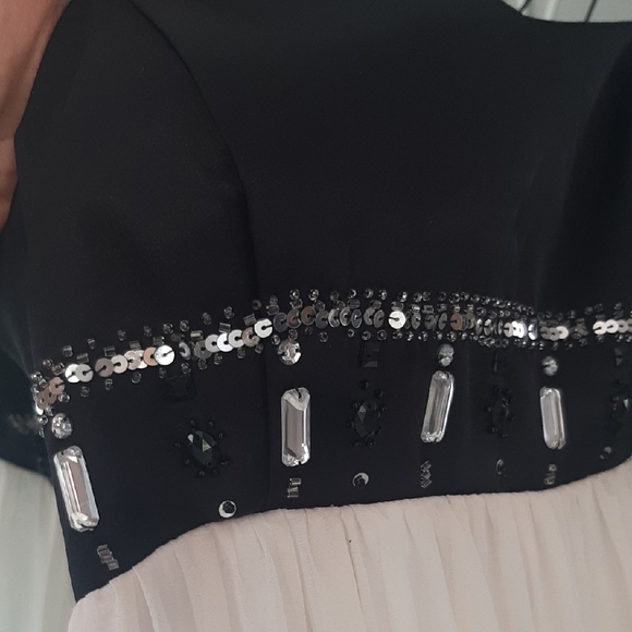 SILK🖤JS Boutique Black/White Maxi Dress with Rhinestone/Sequin Embellishments💝 - Picture 7 of 10